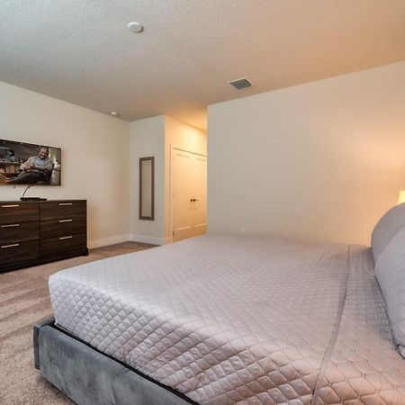 Pleasant Townhome With Private Pool Near Disney Four Corners Bagian luar foto