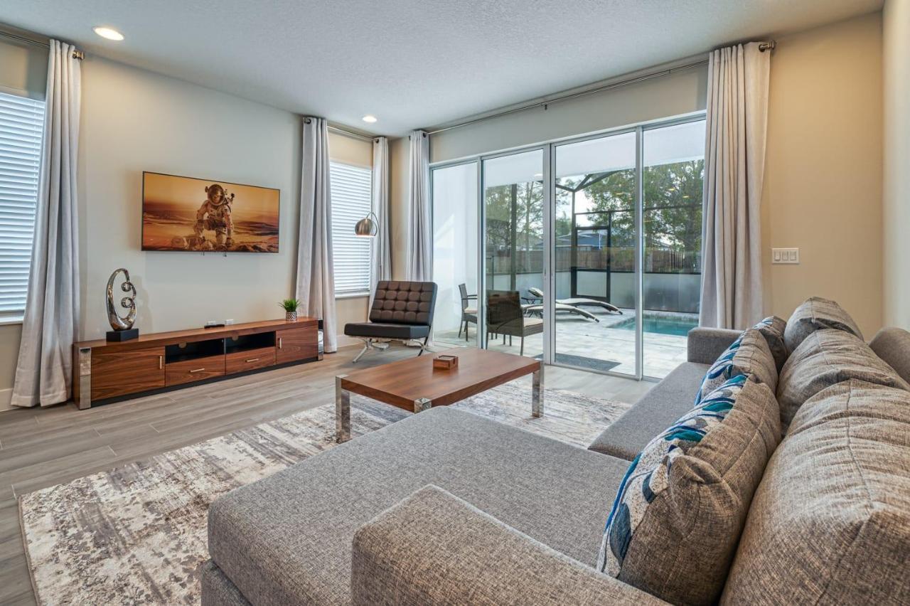 Pleasant Townhome With Private Pool Near Disney Four Corners Bagian luar foto