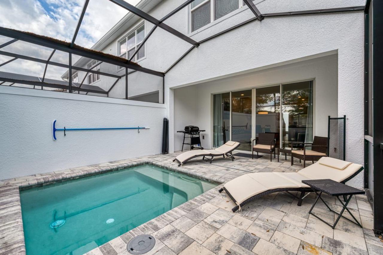 Pleasant Townhome With Private Pool Near Disney Four Corners Bagian luar foto