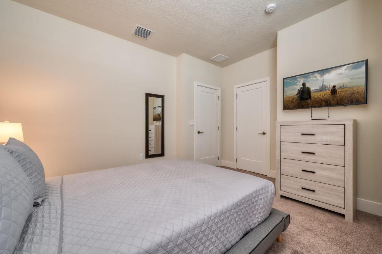 Pleasant Townhome With Private Pool Near Disney Four Corners Bagian luar foto